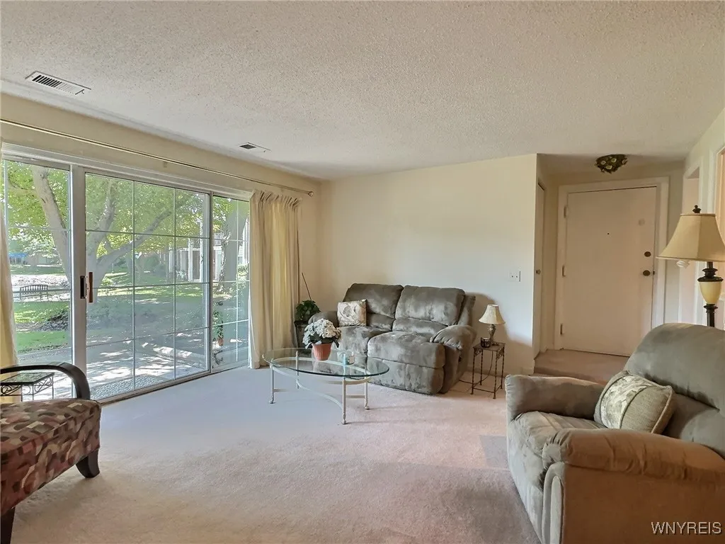 27 Hickory Hill Rd B, Amherst, New York 14221, Amherst, New York 14221, 2 Bedrooms Bedrooms, 5 Rooms Rooms,2 BathroomsBathrooms,Residential,For Sale,27 Hickory Hill Rd B, Amherst, New York 14221,B1622456