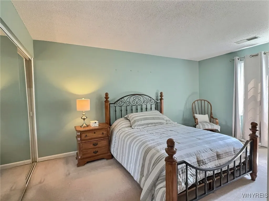 27 Hickory Hill Rd B, Amherst, New York 14221, Amherst, New York 14221, 2 Bedrooms Bedrooms, 5 Rooms Rooms,2 BathroomsBathrooms,Residential,For Sale,27 Hickory Hill Rd B, Amherst, New York 14221,B1622456