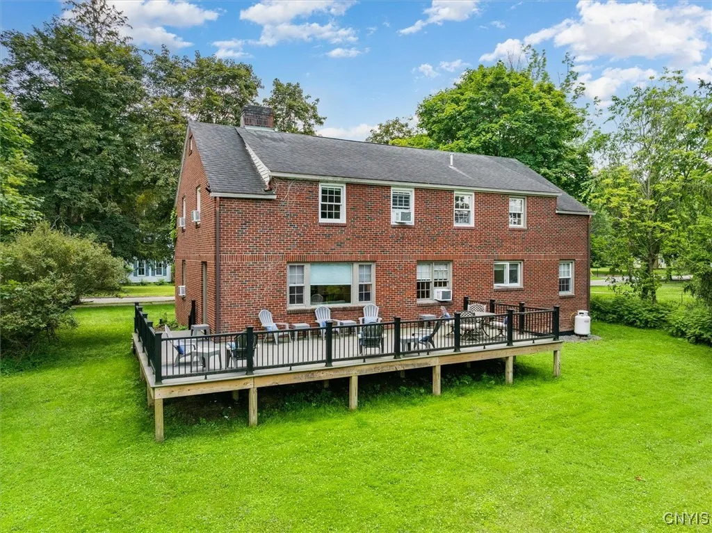 Access to deck from side yard or living room