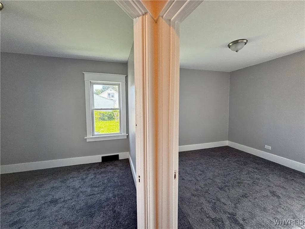 35 Cushing Place, Buffalo, New York 14220, Buffalo, New York 14220, 4 Bedrooms Bedrooms, 10 Rooms Rooms,1 BathroomBathrooms,Residential,For Sale,35 Cushing Place, Buffalo, New York 14220,B1622455