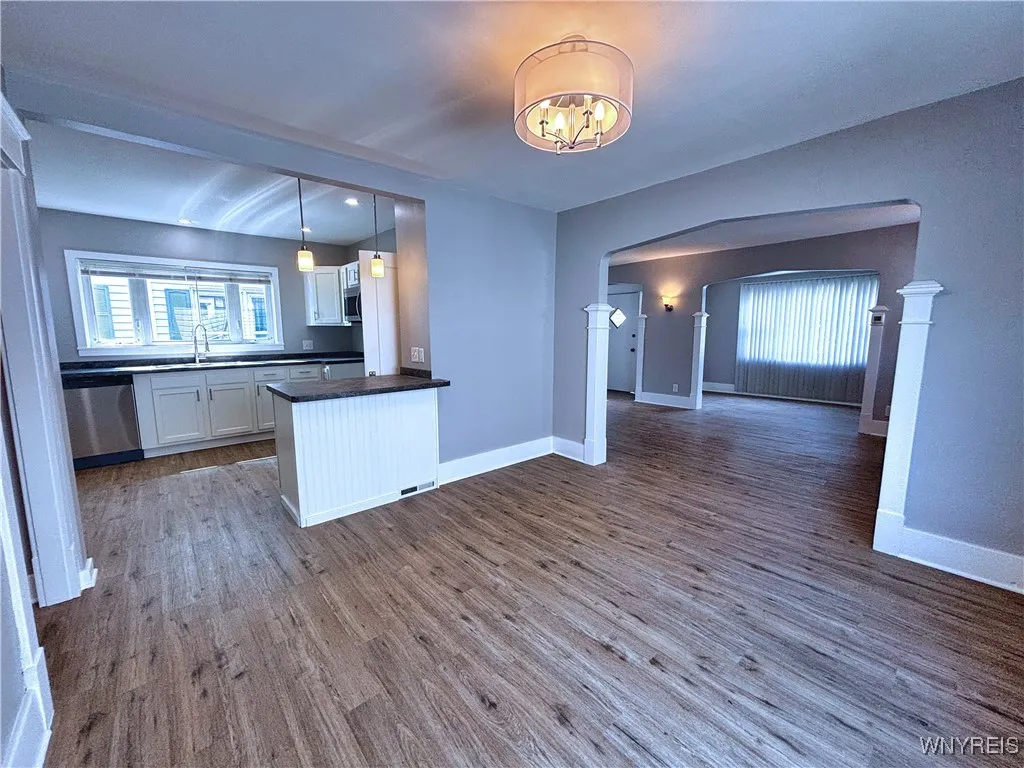 35 Cushing Place, Buffalo, New York 14220, Buffalo, New York 14220, 4 Bedrooms Bedrooms, 10 Rooms Rooms,1 BathroomBathrooms,Residential,For Sale,35 Cushing Place, Buffalo, New York 14220,B1622455