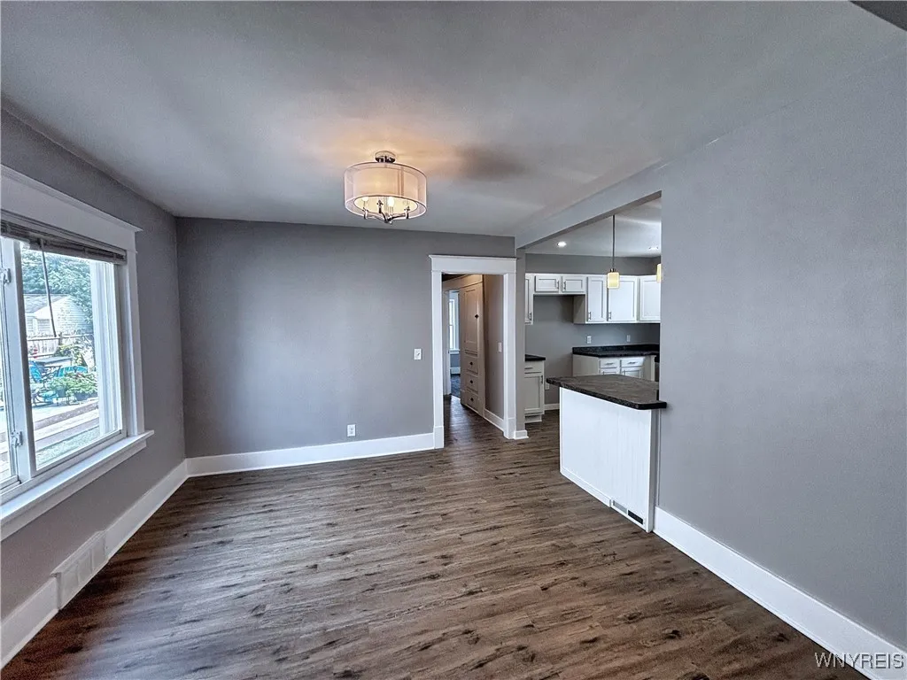 35 Cushing Place, Buffalo, New York 14220, Buffalo, New York 14220, 4 Bedrooms Bedrooms, 10 Rooms Rooms,1 BathroomBathrooms,Residential,For Sale,35 Cushing Place, Buffalo, New York 14220,B1622455