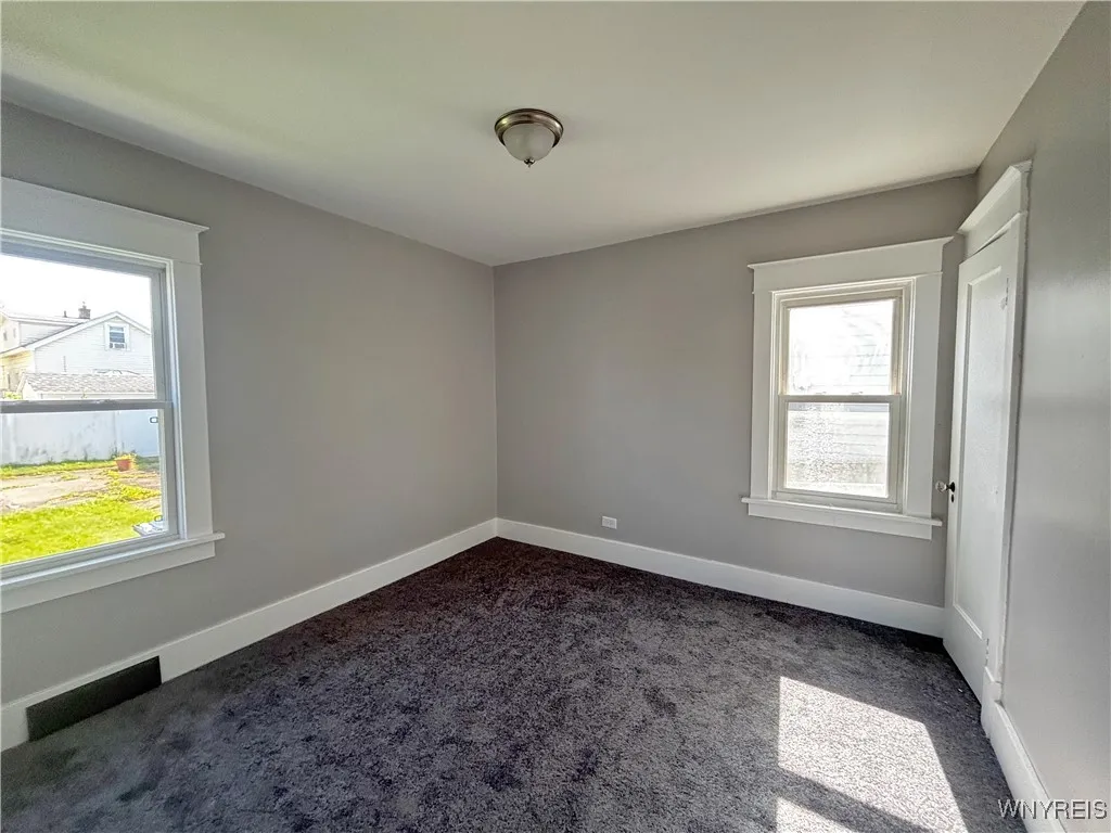35 Cushing Place, Buffalo, New York 14220, Buffalo, New York 14220, 4 Bedrooms Bedrooms, 10 Rooms Rooms,1 BathroomBathrooms,Residential,For Sale,35 Cushing Place, Buffalo, New York 14220,B1622455