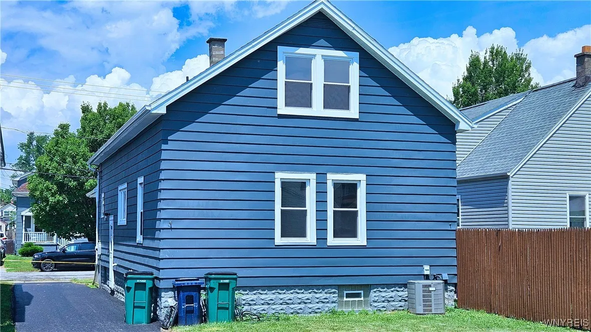 35 Cushing Place, Buffalo, New York 14220, Buffalo, New York 14220, 4 Bedrooms Bedrooms, 10 Rooms Rooms,1 BathroomBathrooms,Residential,For Sale,35 Cushing Place, Buffalo, New York 14220,B1622455