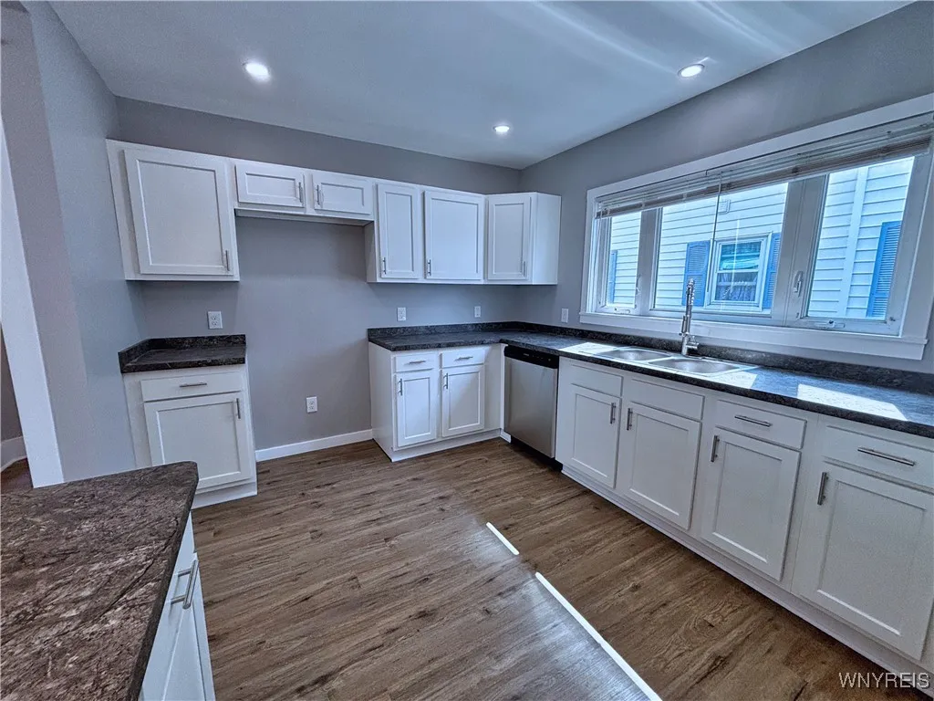 35 Cushing Place, Buffalo, New York 14220, Buffalo, New York 14220, 4 Bedrooms Bedrooms, 10 Rooms Rooms,1 BathroomBathrooms,Residential,For Sale,35 Cushing Place, Buffalo, New York 14220,B1622455