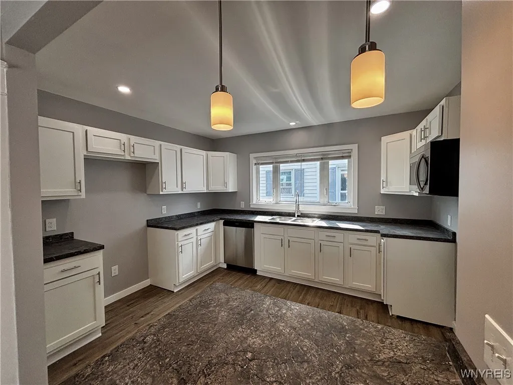 35 Cushing Place, Buffalo, New York 14220, Buffalo, New York 14220, 4 Bedrooms Bedrooms, 10 Rooms Rooms,1 BathroomBathrooms,Residential,For Sale,35 Cushing Place, Buffalo, New York 14220,B1622455