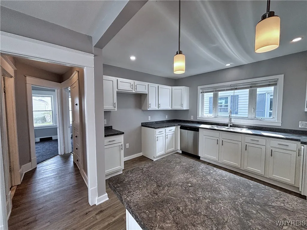 35 Cushing Place, Buffalo, New York 14220, Buffalo, New York 14220, 4 Bedrooms Bedrooms, 10 Rooms Rooms,1 BathroomBathrooms,Residential,For Sale,35 Cushing Place, Buffalo, New York 14220,B1622455