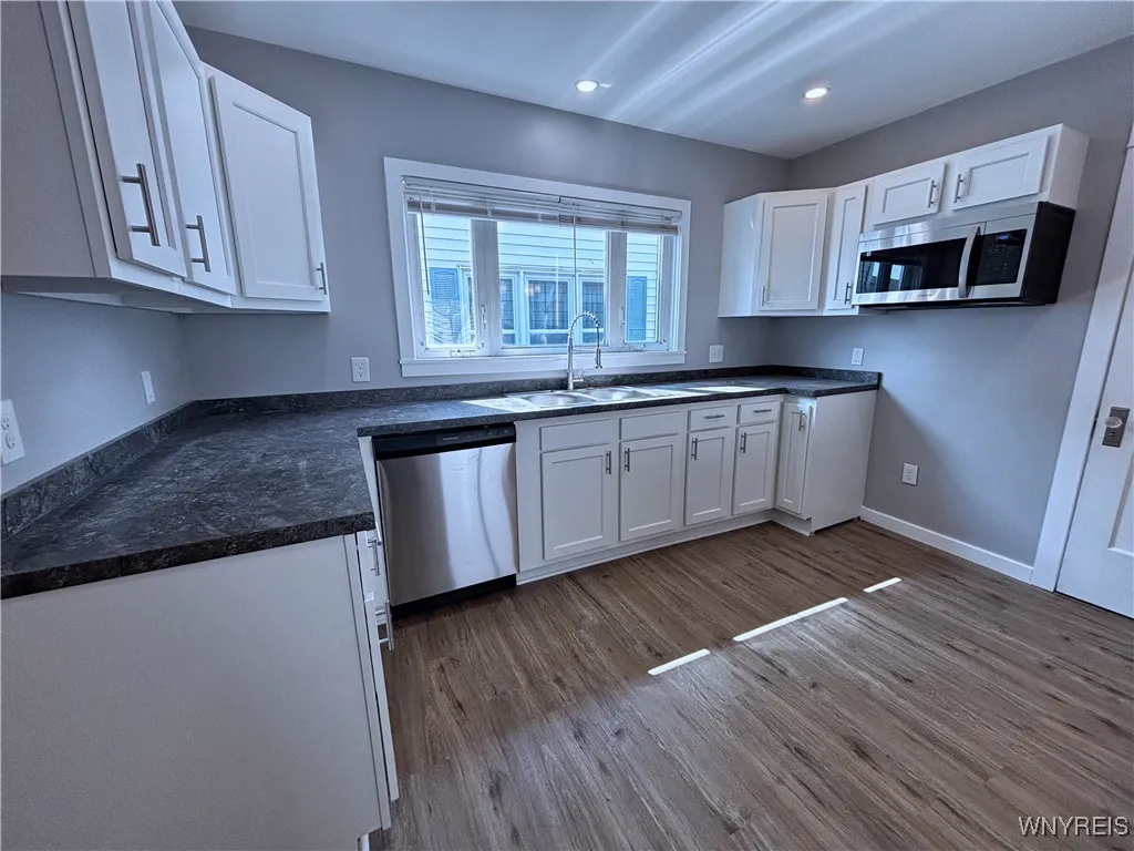35 Cushing Place, Buffalo, New York 14220, Buffalo, New York 14220, 4 Bedrooms Bedrooms, 10 Rooms Rooms,1 BathroomBathrooms,Residential,For Sale,35 Cushing Place, Buffalo, New York 14220,B1622455