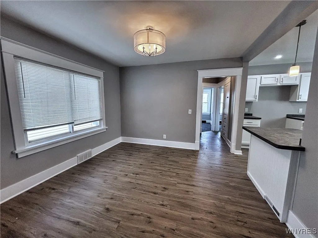 35 Cushing Place, Buffalo, New York 14220, Buffalo, New York 14220, 4 Bedrooms Bedrooms, 10 Rooms Rooms,1 BathroomBathrooms,Residential,For Sale,35 Cushing Place, Buffalo, New York 14220,B1622455