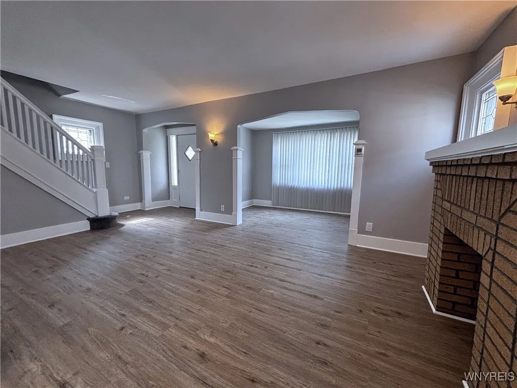 35 Cushing Place, Buffalo, New York 14220, Buffalo, New York 14220, 4 Bedrooms Bedrooms, 10 Rooms Rooms,1 BathroomBathrooms,Residential,For Sale,35 Cushing Place, Buffalo, New York 14220,B1622455