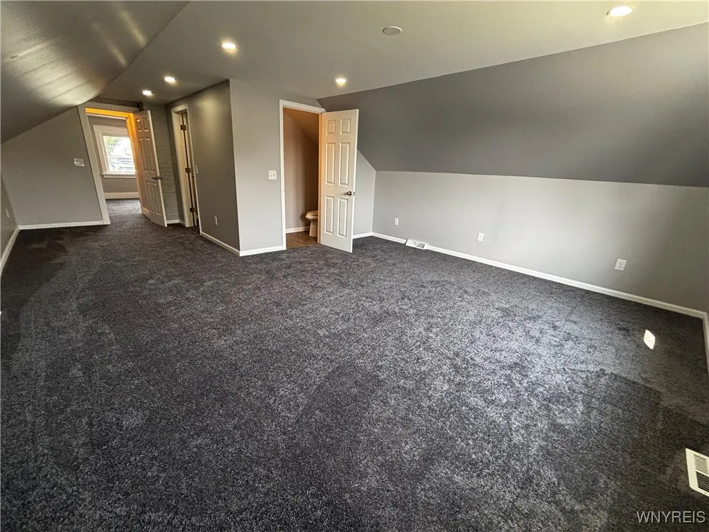 35 Cushing Place, Buffalo, New York 14220, Buffalo, New York 14220, 4 Bedrooms Bedrooms, 10 Rooms Rooms,1 BathroomBathrooms,Residential,For Sale,35 Cushing Place, Buffalo, New York 14220,B1622455