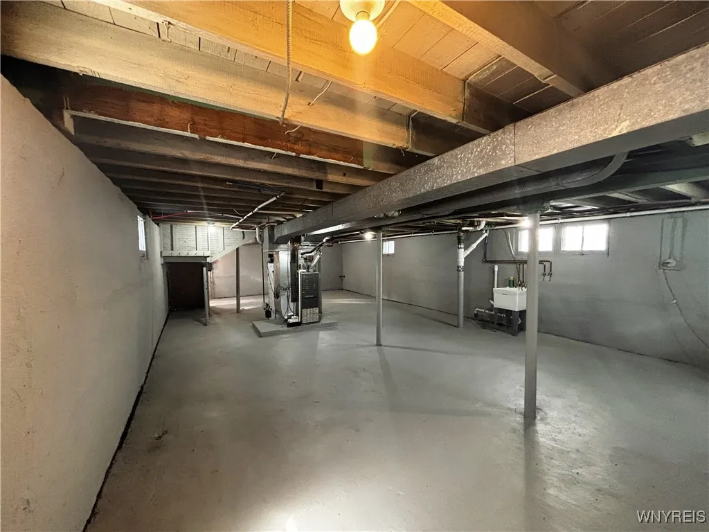 35 Cushing Place, Buffalo, New York 14220, Buffalo, New York 14220, 4 Bedrooms Bedrooms, 10 Rooms Rooms,1 BathroomBathrooms,Residential,For Sale,35 Cushing Place, Buffalo, New York 14220,B1622455
