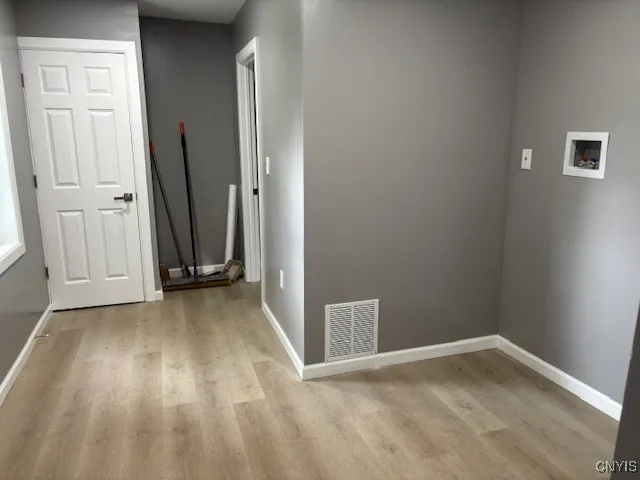 196 Berger Avenue, Syracuse, New York 13205, Syracuse, New York 13205, 5 Bedrooms Bedrooms, 9 Rooms Rooms,2 BathroomsBathrooms,Residential,For Sale,196 Berger Avenue, Syracuse, New York 13205,S1621940