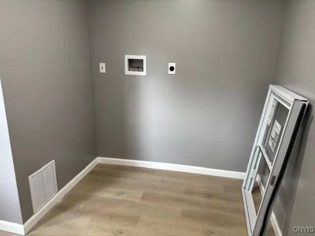 196 Berger Avenue, Syracuse, New York 13205, Syracuse, New York 13205, 5 Bedrooms Bedrooms, 9 Rooms Rooms,2 BathroomsBathrooms,Residential,For Sale,196 Berger Avenue, Syracuse, New York 13205,S1621940