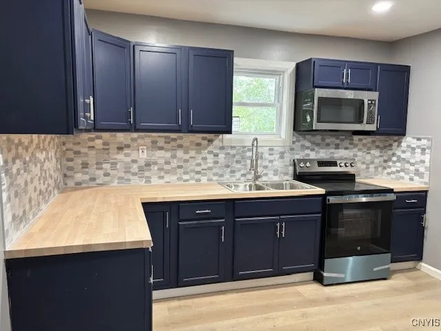 196 Berger Avenue, Syracuse, New York 13205, Syracuse, New York 13205, 5 Bedrooms Bedrooms, 9 Rooms Rooms,2 BathroomsBathrooms,Residential,For Sale,196 Berger Avenue, Syracuse, New York 13205,S1621940