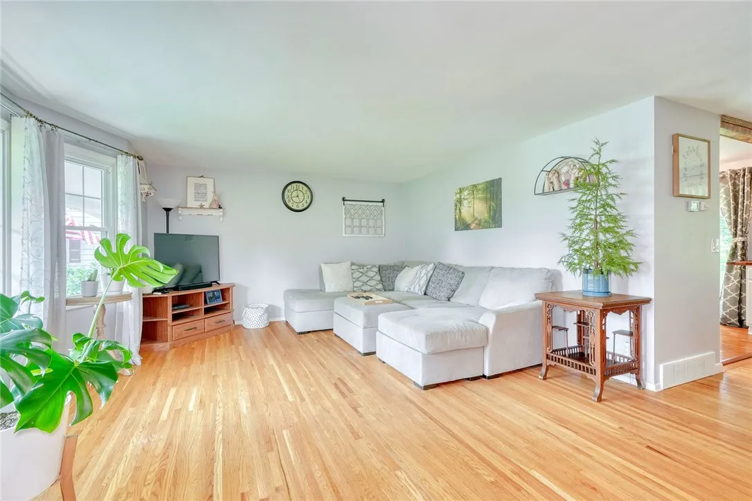 16 Harper Dr, Pittsford, New York 14534, Pittsford, New York 14534, 5 Bedrooms Bedrooms, 9 Rooms Rooms,2 BathroomsBathrooms,Residential,For Sale,16 Harper Dr, Pittsford, New York 14534,R1622290