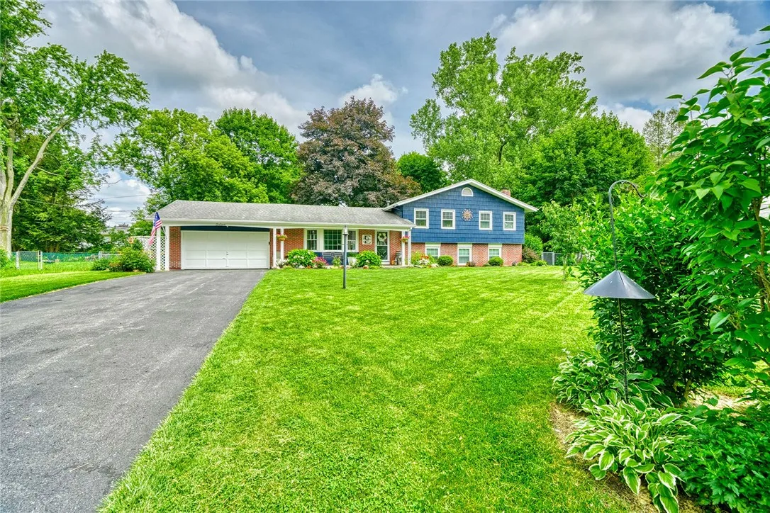 16 Harper Dr, Pittsford, New York 14534, Pittsford, New York 14534, 5 Bedrooms Bedrooms, 9 Rooms Rooms,2 BathroomsBathrooms,Residential,For Sale,16 Harper Dr, Pittsford, New York 14534,R1622290
