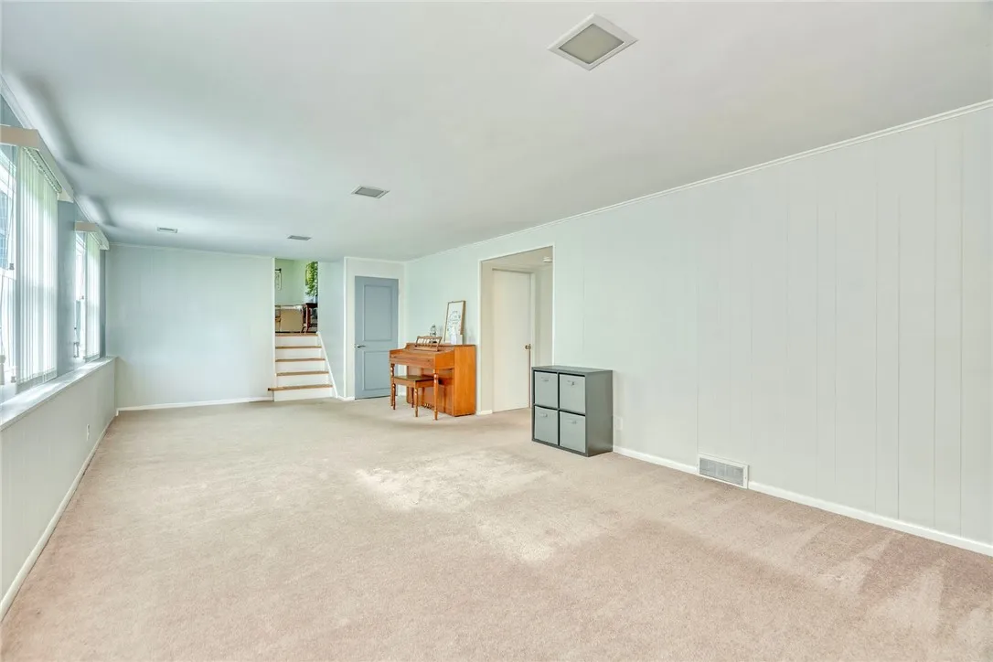 16 Harper Dr, Pittsford, New York 14534, Pittsford, New York 14534, 5 Bedrooms Bedrooms, 9 Rooms Rooms,2 BathroomsBathrooms,Residential,For Sale,16 Harper Dr, Pittsford, New York 14534,R1622290