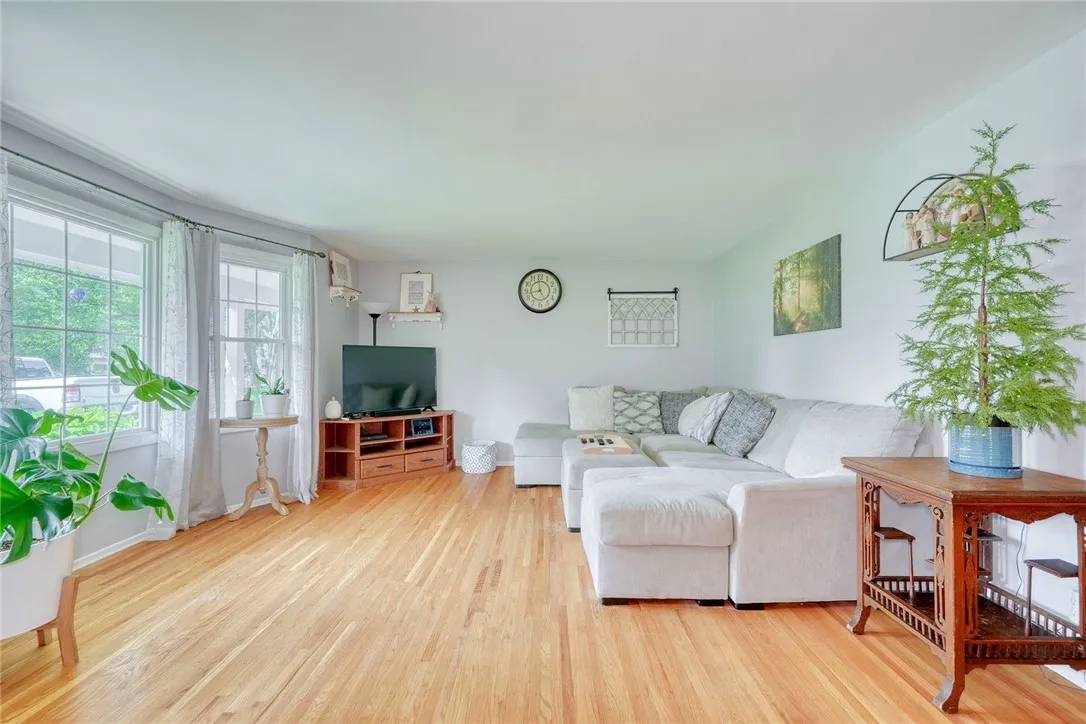 16 Harper Dr, Pittsford, New York 14534, Pittsford, New York 14534, 5 Bedrooms Bedrooms, 9 Rooms Rooms,2 BathroomsBathrooms,Residential,For Sale,16 Harper Dr, Pittsford, New York 14534,R1622290