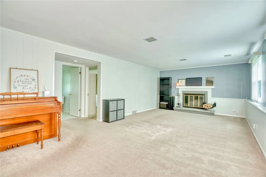 16 Harper Dr, Pittsford, New York 14534, Pittsford, New York 14534, 5 Bedrooms Bedrooms, 9 Rooms Rooms,2 BathroomsBathrooms,Residential,For Sale,16 Harper Dr, Pittsford, New York 14534,R1622290
