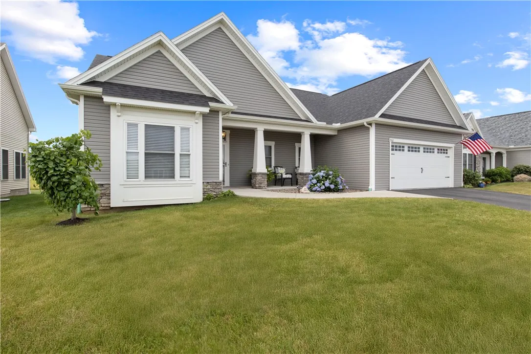 1502 Grand Meadows, Webster, New York 14580, Webster, New York 14580, 2 Bedrooms Bedrooms, 8 Rooms Rooms,2 BathroomsBathrooms,Residential,For Sale,1502 Grand Meadows, Webster, New York 14580,R1615903
