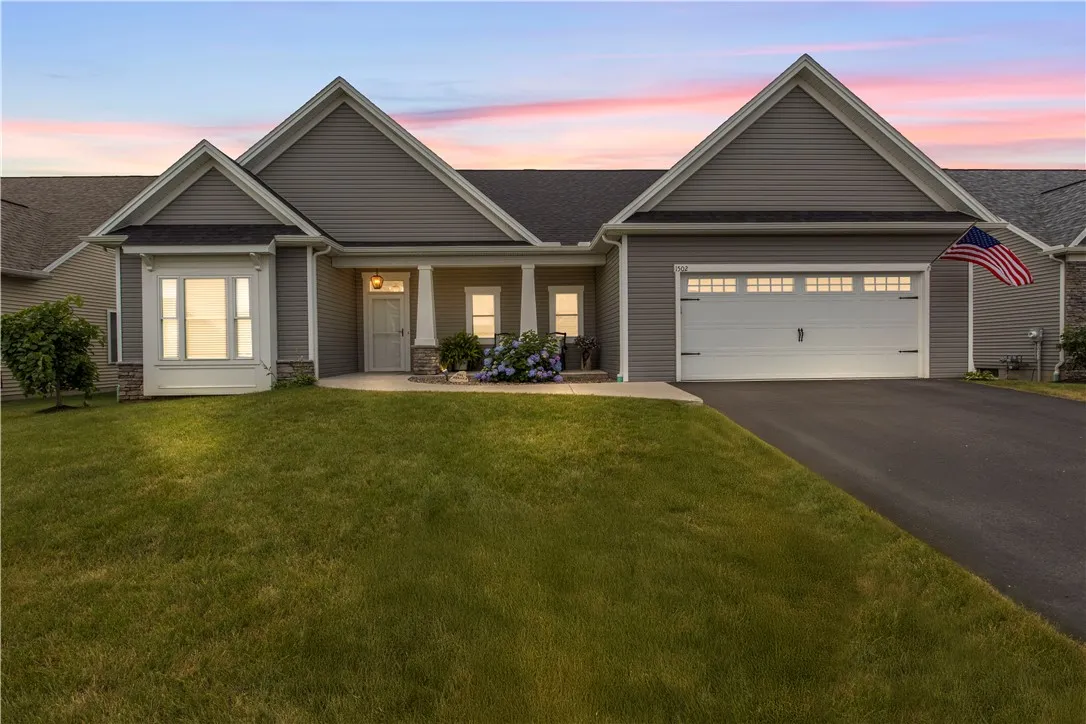 1502 Grand Meadows, Webster, New York 14580, Webster, New York 14580, 2 Bedrooms Bedrooms, 8 Rooms Rooms,2 BathroomsBathrooms,Residential,For Sale,1502 Grand Meadows, Webster, New York 14580,R1615903