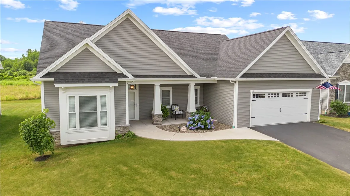 1502 Grand Meadows, Webster, New York 14580, Webster, New York 14580, 2 Bedrooms Bedrooms, 8 Rooms Rooms,2 BathroomsBathrooms,Residential,For Sale,1502 Grand Meadows, Webster, New York 14580,R1615903