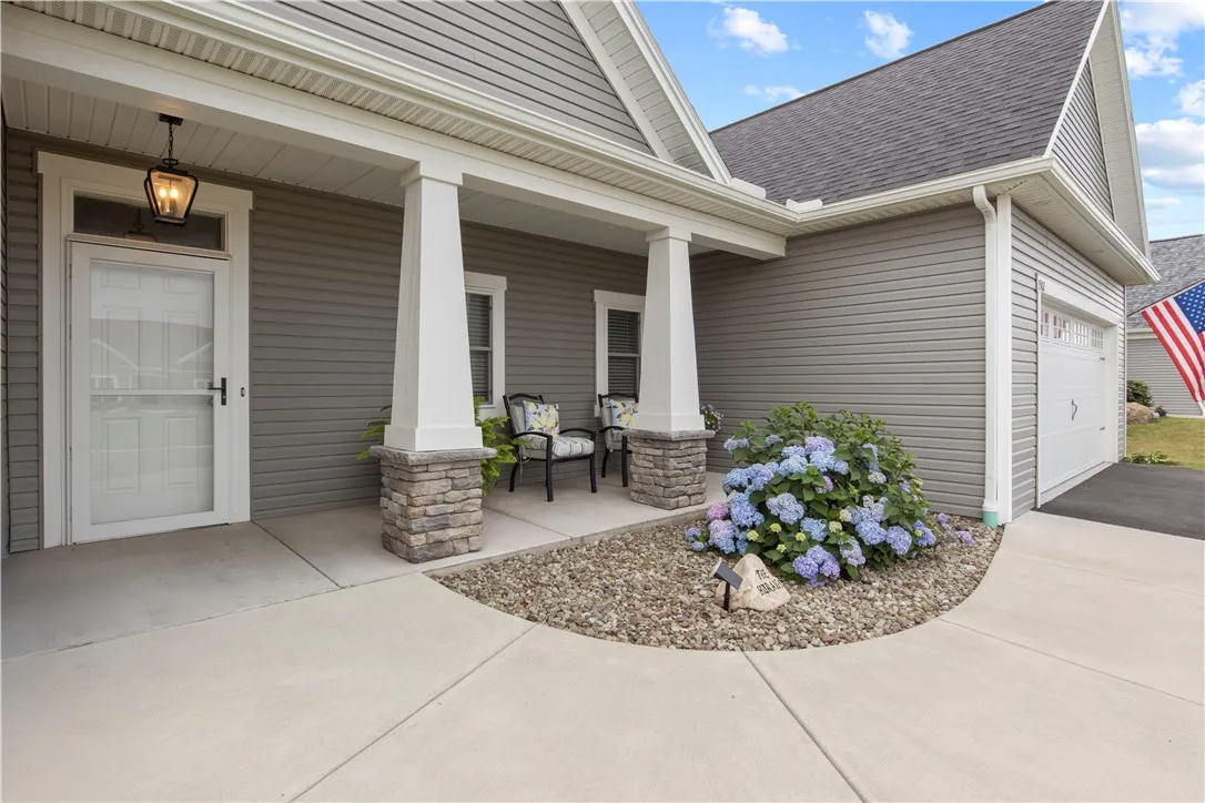 1502 Grand Meadows, Webster, New York 14580, Webster, New York 14580, 2 Bedrooms Bedrooms, 8 Rooms Rooms,2 BathroomsBathrooms,Residential,For Sale,1502 Grand Meadows, Webster, New York 14580,R1615903