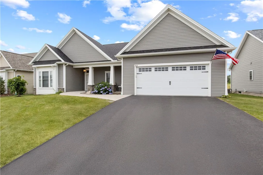 1502 Grand Meadows, Webster, New York 14580, Webster, New York 14580, 2 Bedrooms Bedrooms, 8 Rooms Rooms,2 BathroomsBathrooms,Residential,For Sale,1502 Grand Meadows, Webster, New York 14580,R1615903