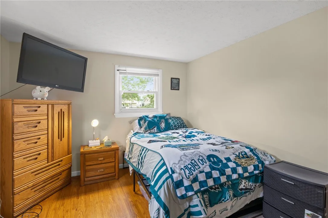 29 Davy Drive, Gates, New York 14624, Gates, New York 14624, 4 Bedrooms Bedrooms, 7 Rooms Rooms,2 BathroomsBathrooms,Residential,For Sale,29 Davy Drive, Gates, New York 14624,R1621589