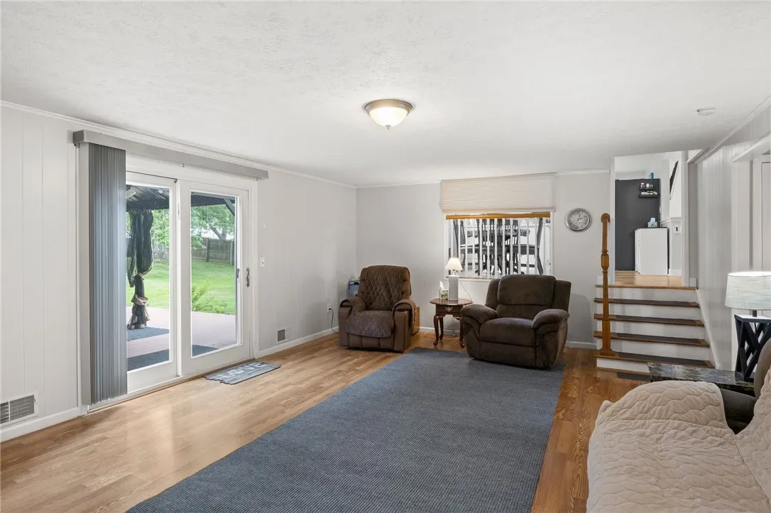 29 Davy Drive, Gates, New York 14624, Gates, New York 14624, 4 Bedrooms Bedrooms, 7 Rooms Rooms,2 BathroomsBathrooms,Residential,For Sale,29 Davy Drive, Gates, New York 14624,R1621589