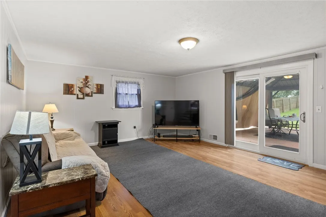 29 Davy Drive, Gates, New York 14624, Gates, New York 14624, 4 Bedrooms Bedrooms, 7 Rooms Rooms,2 BathroomsBathrooms,Residential,For Sale,29 Davy Drive, Gates, New York 14624,R1621589