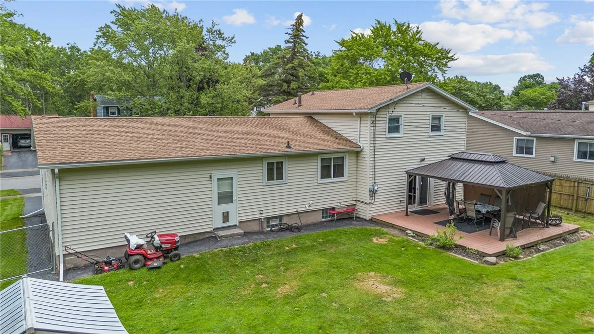 29 Davy Drive, Gates, New York 14624, Gates, New York 14624, 4 Bedrooms Bedrooms, 7 Rooms Rooms,2 BathroomsBathrooms,Residential,For Sale,29 Davy Drive, Gates, New York 14624,R1621589