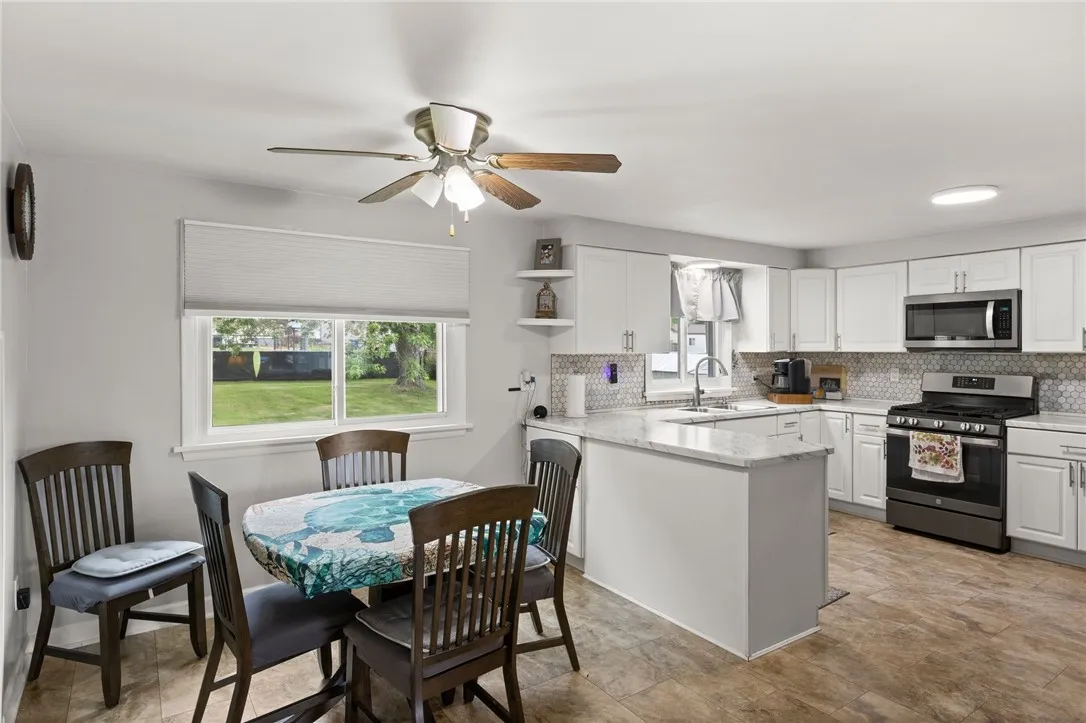 29 Davy Drive, Gates, New York 14624, Gates, New York 14624, 4 Bedrooms Bedrooms, 7 Rooms Rooms,2 BathroomsBathrooms,Residential,For Sale,29 Davy Drive, Gates, New York 14624,R1621589