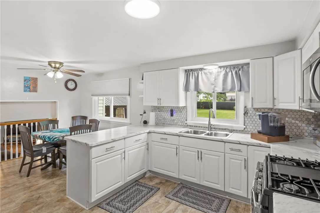 29 Davy Drive, Gates, New York 14624, Gates, New York 14624, 4 Bedrooms Bedrooms, 7 Rooms Rooms,2 BathroomsBathrooms,Residential,For Sale,29 Davy Drive, Gates, New York 14624,R1621589