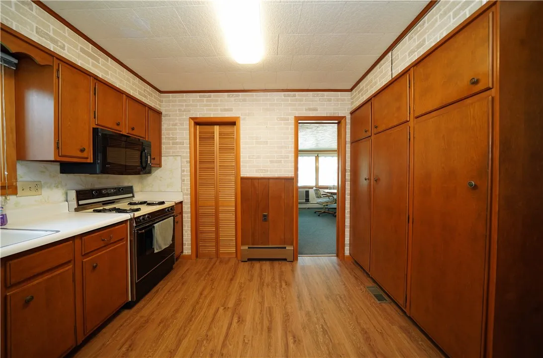 213-215 Conhocton Street, Corning City, New York 1, Corning City, New York 14830, 4 Bedrooms Bedrooms, ,2 BathroomsBathrooms,Residential,Closed,213-215 Conhocton Street, Corning City, New York 1,0,R1621322