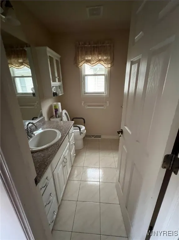 44 French Oaks Lane, Amherst, New York 14051, Amherst, New York 14051, 2 Bedrooms Bedrooms, 5 Rooms Rooms,3 BathroomsBathrooms,Residential,For Sale,44 French Oaks Lane, Amherst, New York 14051,B1622454