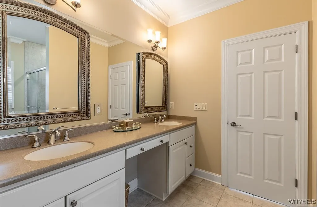 171 Harbridge Mnr, Amherst, New York 14221, Amherst, New York 14221, 2 Bedrooms Bedrooms, 7 Rooms Rooms,2 BathroomsBathrooms,Residential,For Sale,171 Harbridge Mnr, Amherst, New York 14221,B1619755