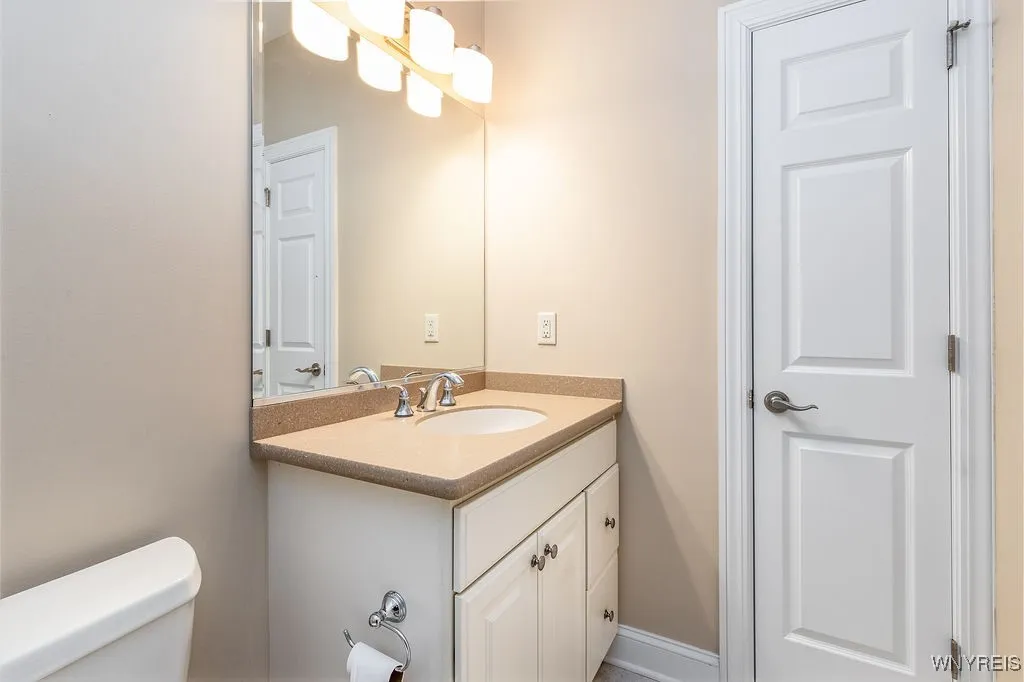 171 Harbridge Mnr, Amherst, New York 14221, Amherst, New York 14221, 2 Bedrooms Bedrooms, 7 Rooms Rooms,2 BathroomsBathrooms,Residential,For Sale,171 Harbridge Mnr, Amherst, New York 14221,B1619755
