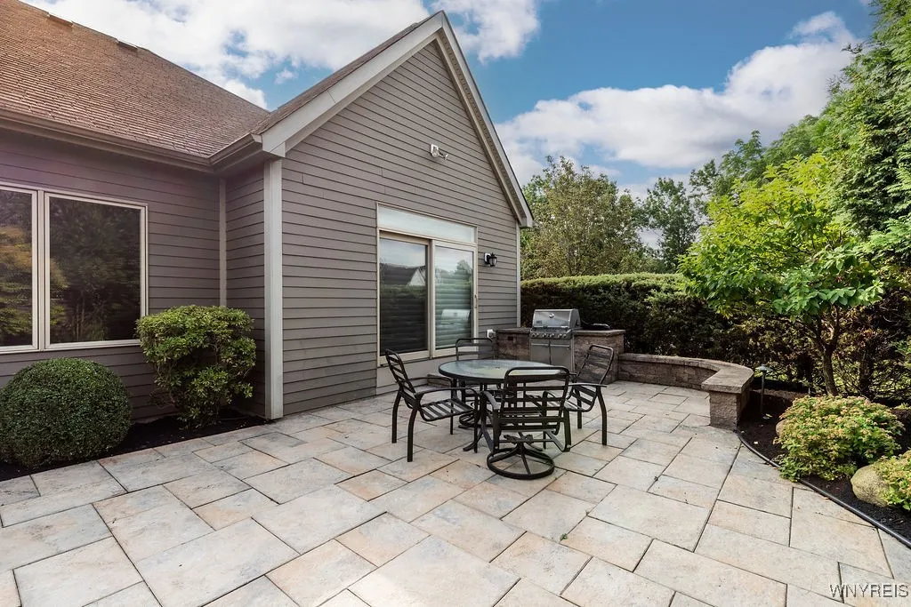 171 Harbridge Mnr, Amherst, New York 14221, Amherst, New York 14221, 2 Bedrooms Bedrooms, 7 Rooms Rooms,2 BathroomsBathrooms,Residential,For Sale,171 Harbridge Mnr, Amherst, New York 14221,B1619755