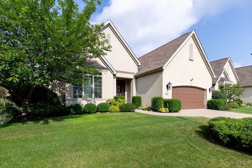 171 Harbridge Mnr, Amherst, New York 14221, Amherst, New York 14221, 2 Bedrooms Bedrooms, 7 Rooms Rooms,2 BathroomsBathrooms,Residential,For Sale,171 Harbridge Mnr, Amherst, New York 14221,B1619755
