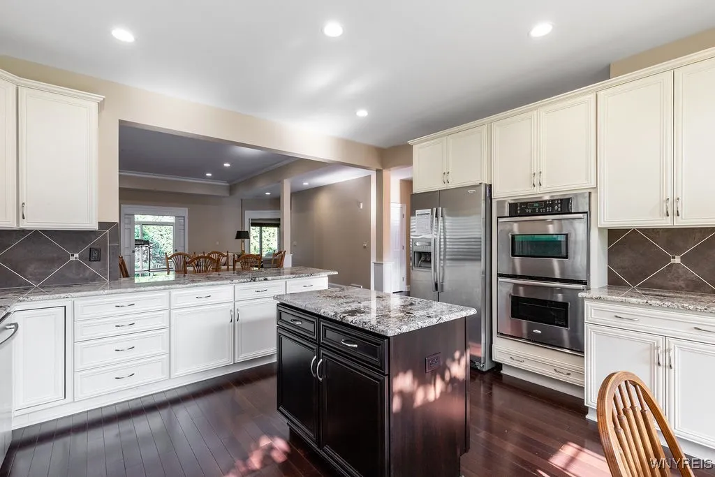 171 Harbridge Mnr, Amherst, New York 14221, Amherst, New York 14221, 2 Bedrooms Bedrooms, 7 Rooms Rooms,2 BathroomsBathrooms,Residential,For Sale,171 Harbridge Mnr, Amherst, New York 14221,B1619755
