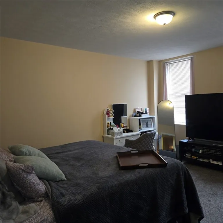Apartment B - 1st Bedroom
