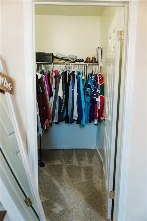 Apartment D - Walk-In-Closet