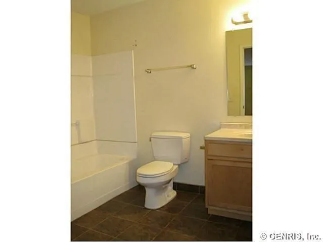 Apartment B - Bathroom (stock photo)