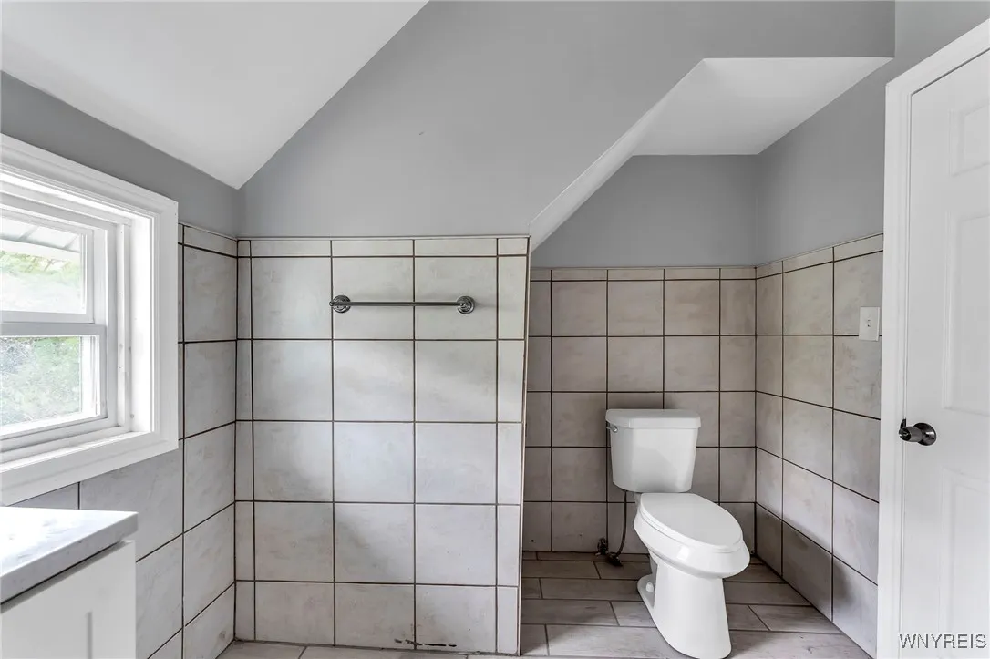 33 Lafayette Avenue, Buffalo, New York 14213, Buffalo, New York 14213, 4 Bedrooms Bedrooms, 6 Rooms Rooms,2 BathroomsBathrooms,Residential,For Sale,33 Lafayette Avenue, Buffalo, New York 14213,B1620718