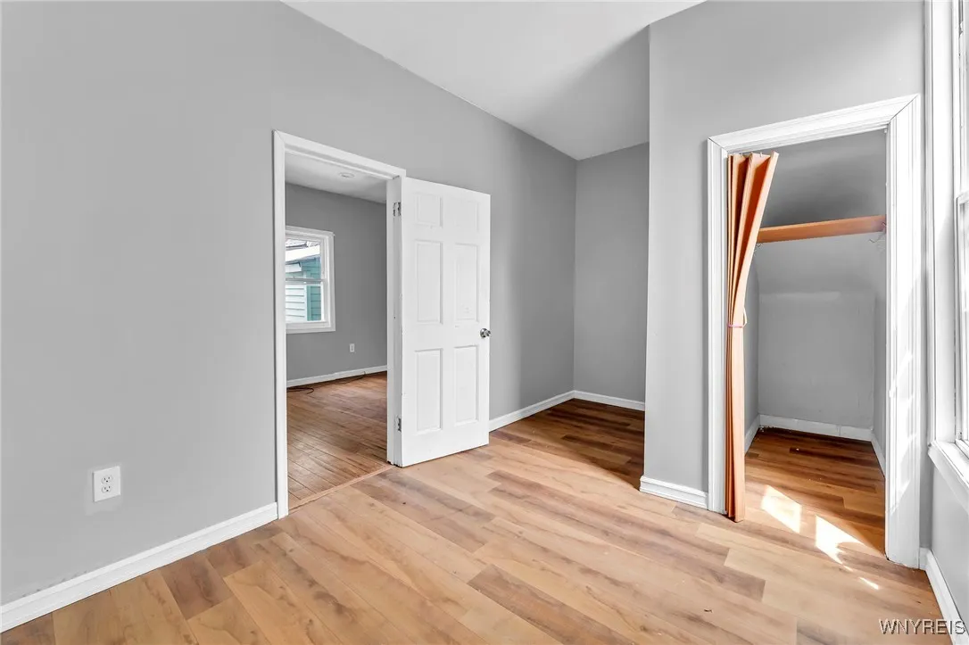 33 Lafayette Avenue, Buffalo, New York 14213, Buffalo, New York 14213, 4 Bedrooms Bedrooms, 6 Rooms Rooms,2 BathroomsBathrooms,Residential,For Sale,33 Lafayette Avenue, Buffalo, New York 14213,B1620718