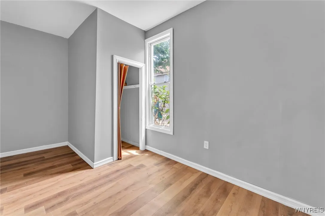 33 Lafayette Avenue, Buffalo, New York 14213, Buffalo, New York 14213, 4 Bedrooms Bedrooms, 6 Rooms Rooms,2 BathroomsBathrooms,Residential,For Sale,33 Lafayette Avenue, Buffalo, New York 14213,B1620718