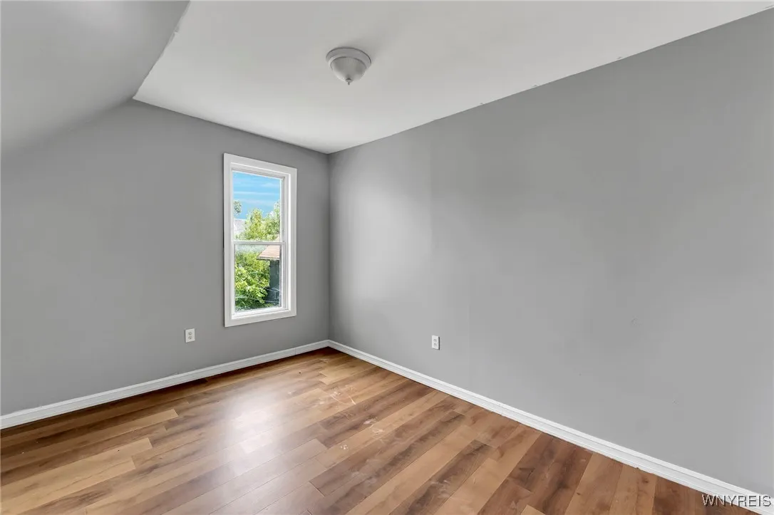 33 Lafayette Avenue, Buffalo, New York 14213, Buffalo, New York 14213, 4 Bedrooms Bedrooms, 6 Rooms Rooms,2 BathroomsBathrooms,Residential,For Sale,33 Lafayette Avenue, Buffalo, New York 14213,B1620718
