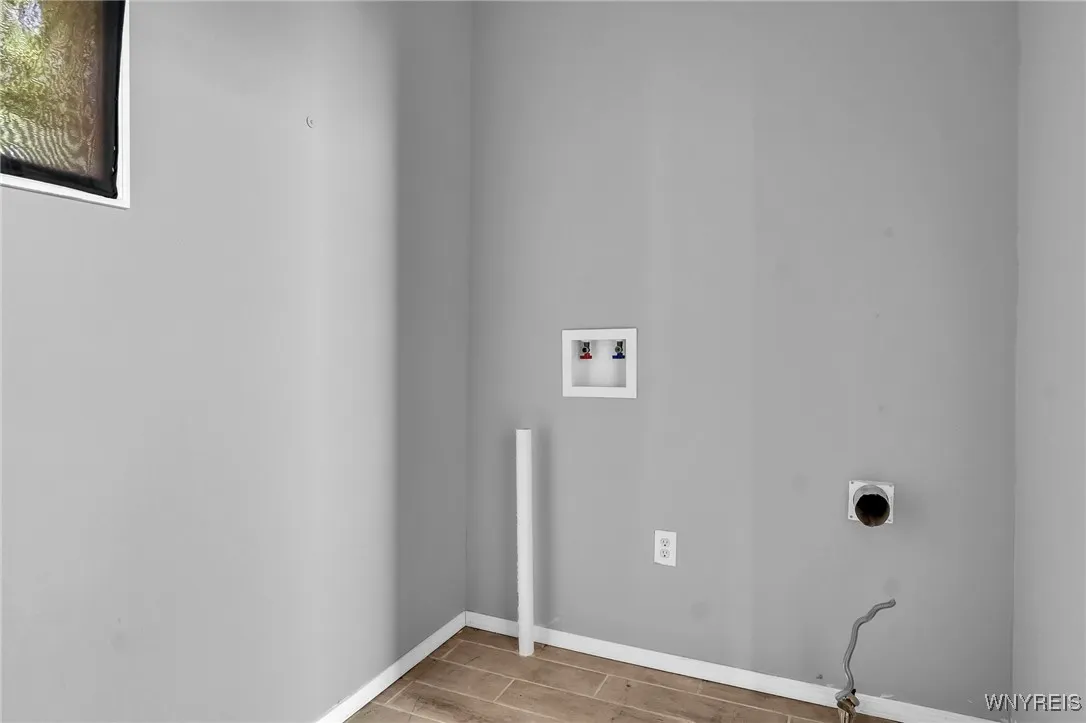 33 Lafayette Avenue, Buffalo, New York 14213, Buffalo, New York 14213, 4 Bedrooms Bedrooms, 6 Rooms Rooms,2 BathroomsBathrooms,Residential,For Sale,33 Lafayette Avenue, Buffalo, New York 14213,B1620718